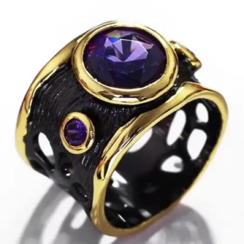NWOT Genuine 2ct Amethyst Ring.